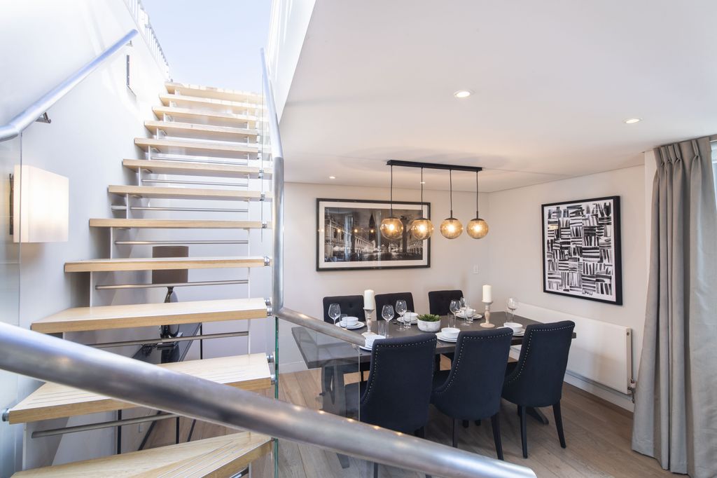 Property photo 3 of 25