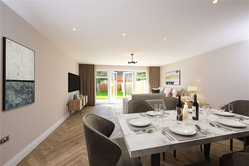 Property photo 3 of 10 Dining Area