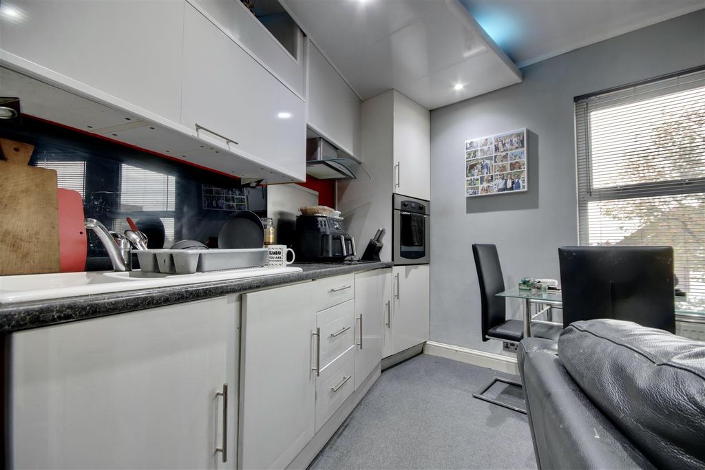 Property photo 1 of 10 C4C454Ed-C27B-4794-Aead-48B52Fe51508_1_201_A.Jpeg