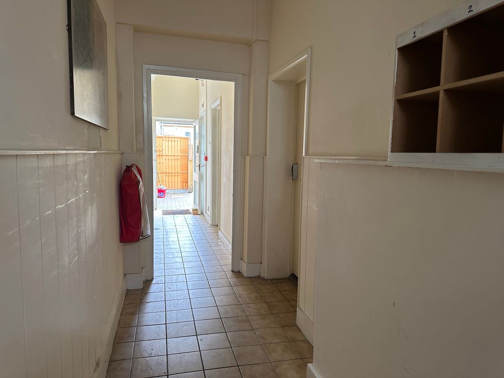 Property photo 2 of 8 Photo 02
