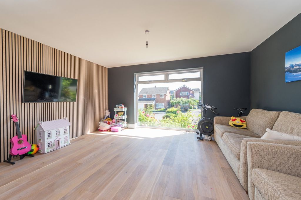 Property photo 2 of 13