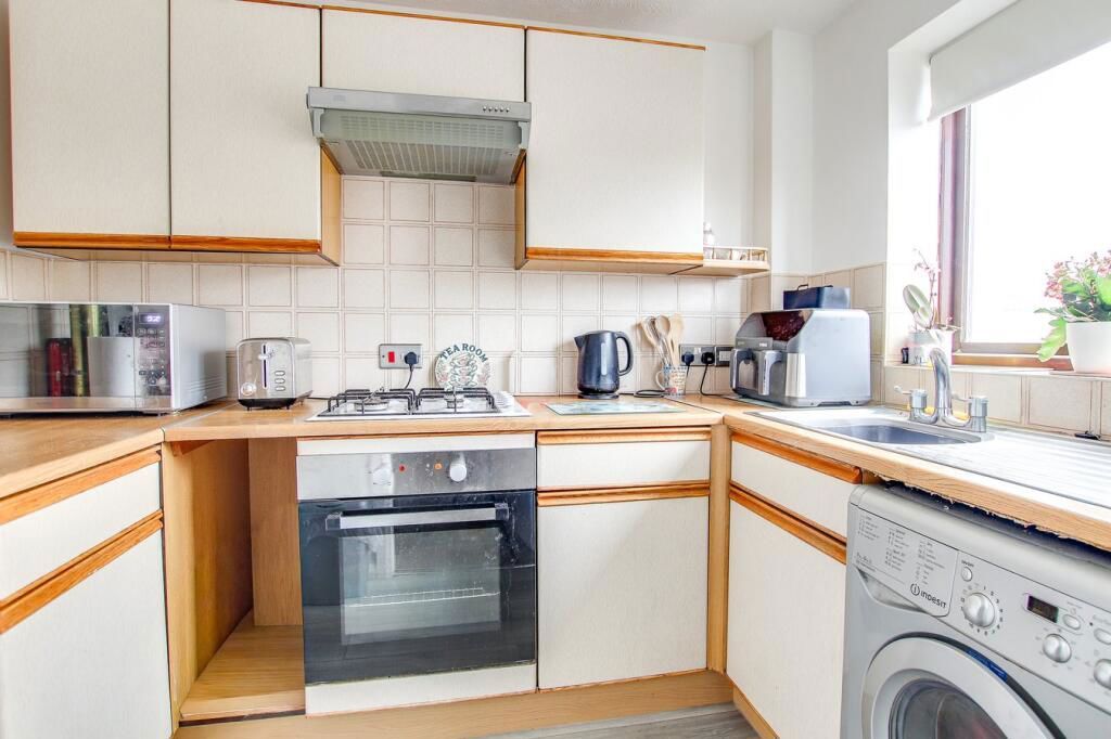 Property photo 2 of 8
