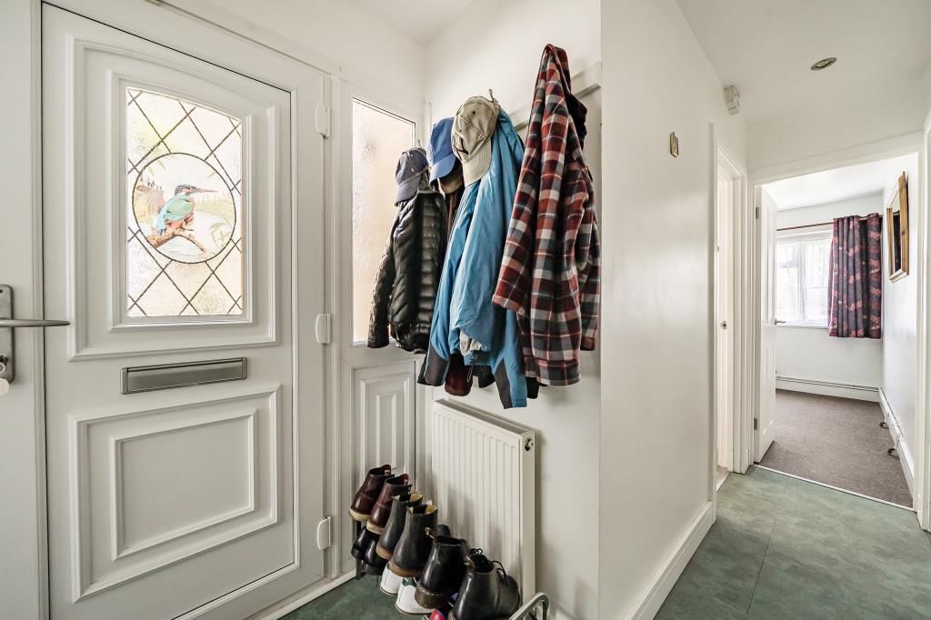 Property photo 3 of 21 Entrance Hall