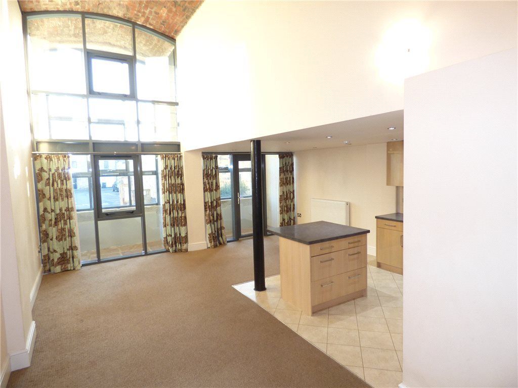 Property photo 2 of 17 Lounge2