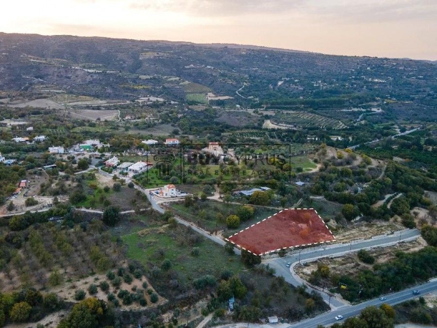 Property photo 1 of 3