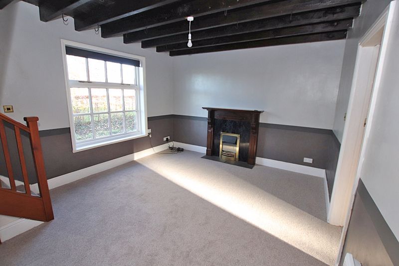 Property photo 1 of 12 Lounge