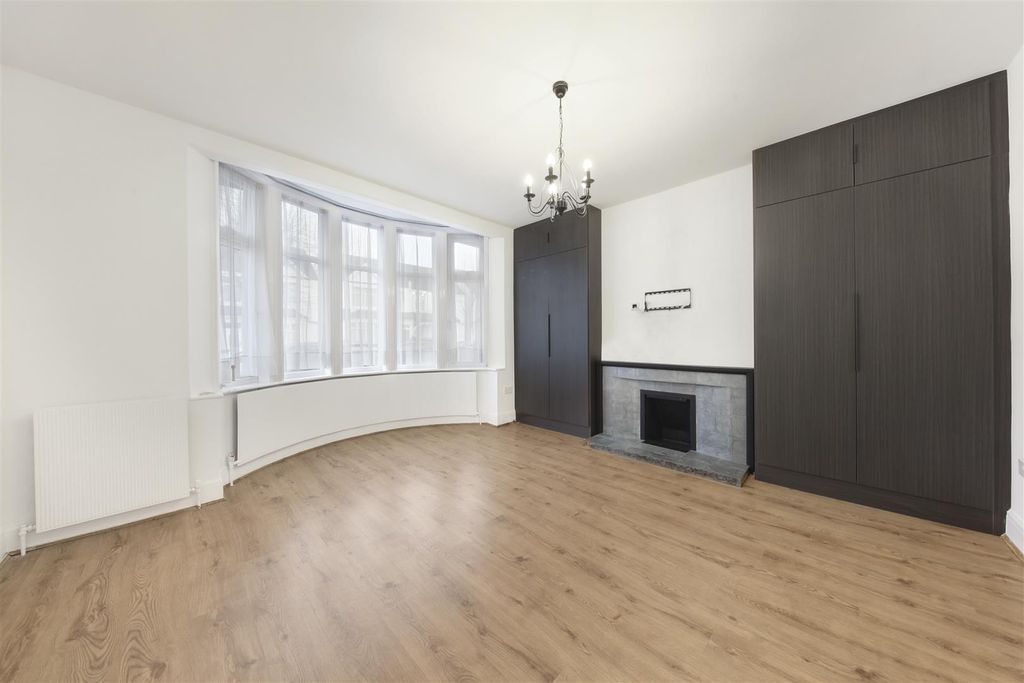 Property photo 1 of 15 18B Eagle Road - Lsmveuu9Tmslx4Wsfath.Jpg