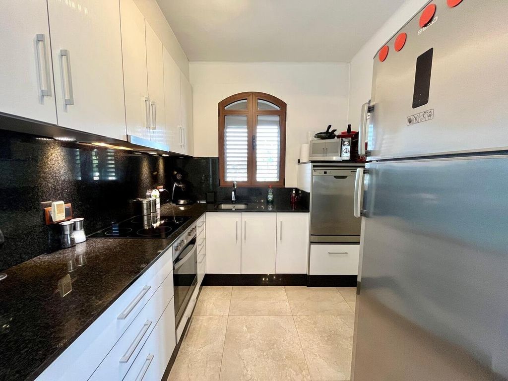 Property photo 3 of 48
