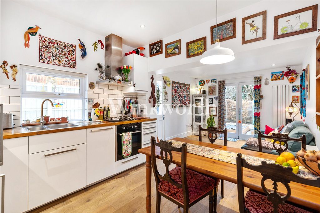 Property photo 2 of 25 Picture No. 40