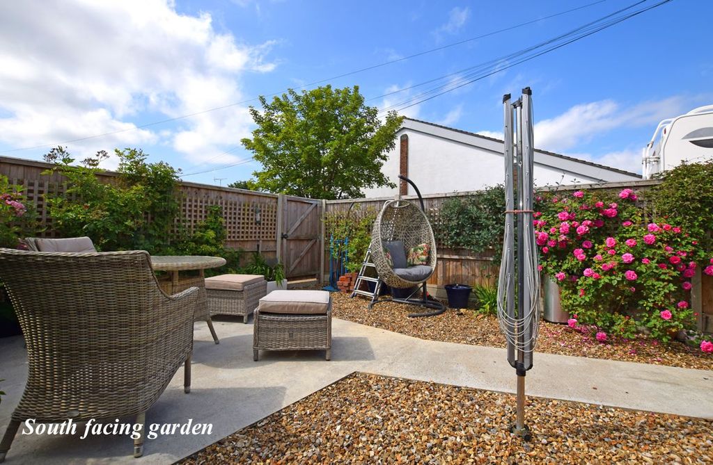 Property photo 3 of 11
