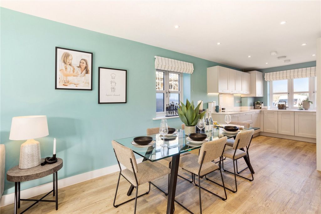 Property photo 2 of 12 Show Home