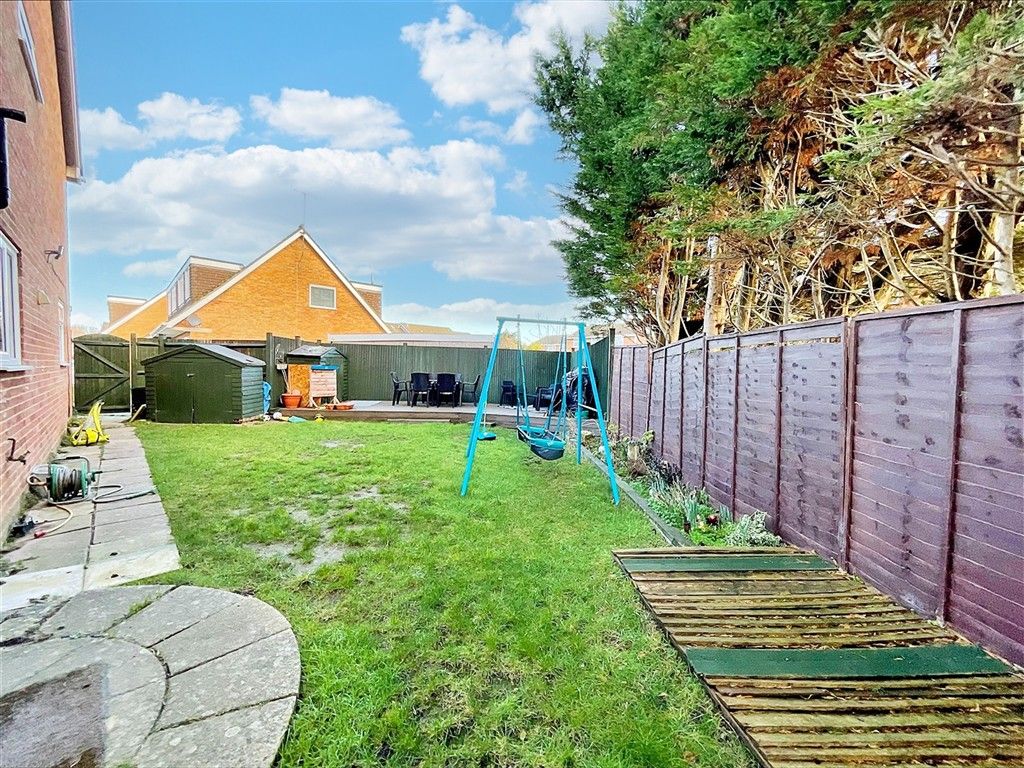 Property photo 1 of 11 Garden 2