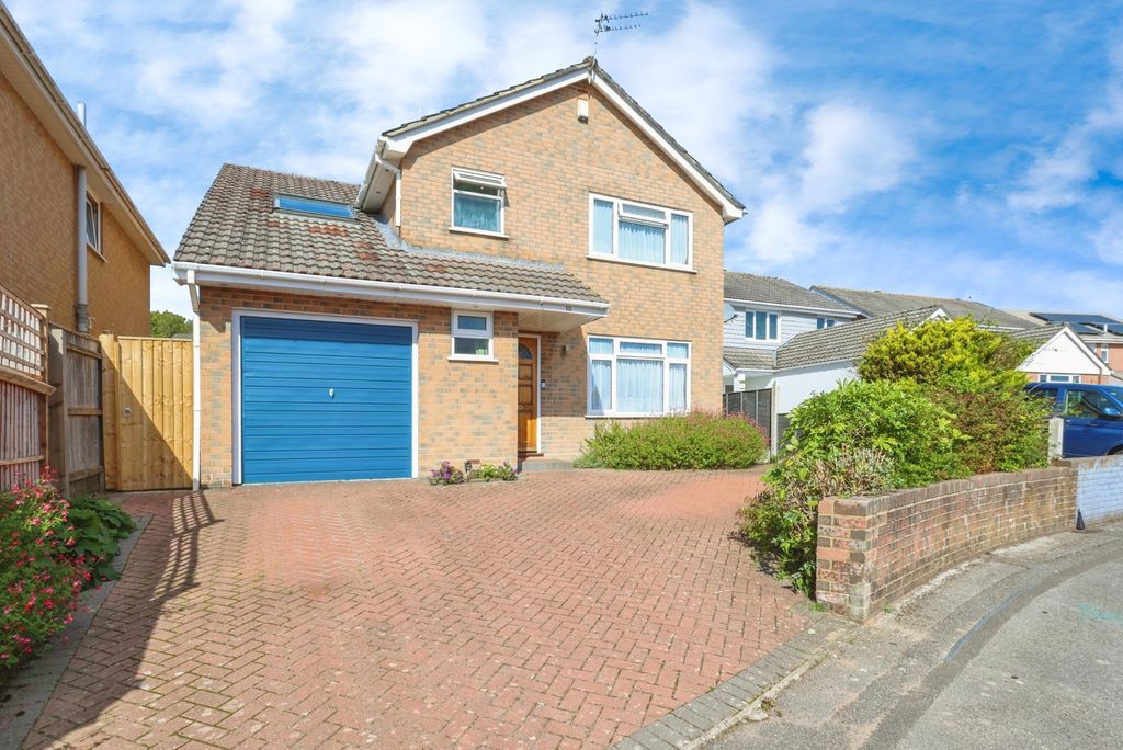 Property photo 1 of 19 Front