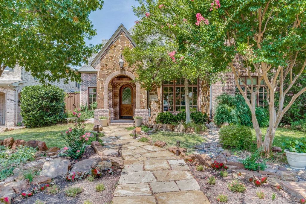 Property photo 1 of 25