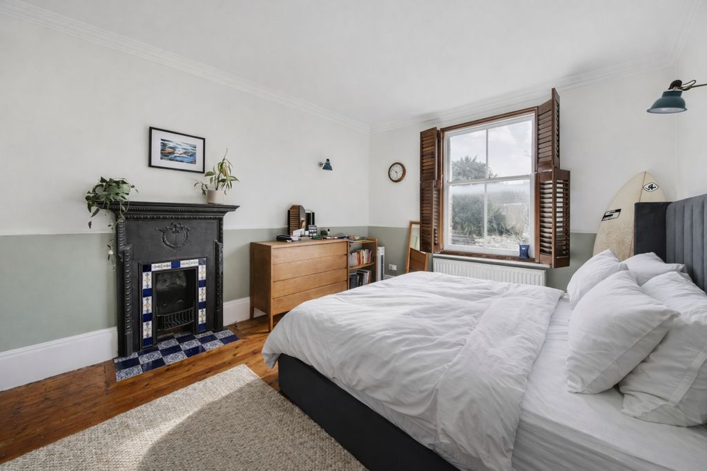 Property photo 3 of 6 Picture No. 12