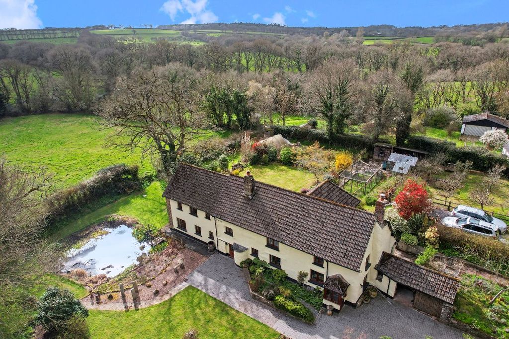 Property photo 2 of 30