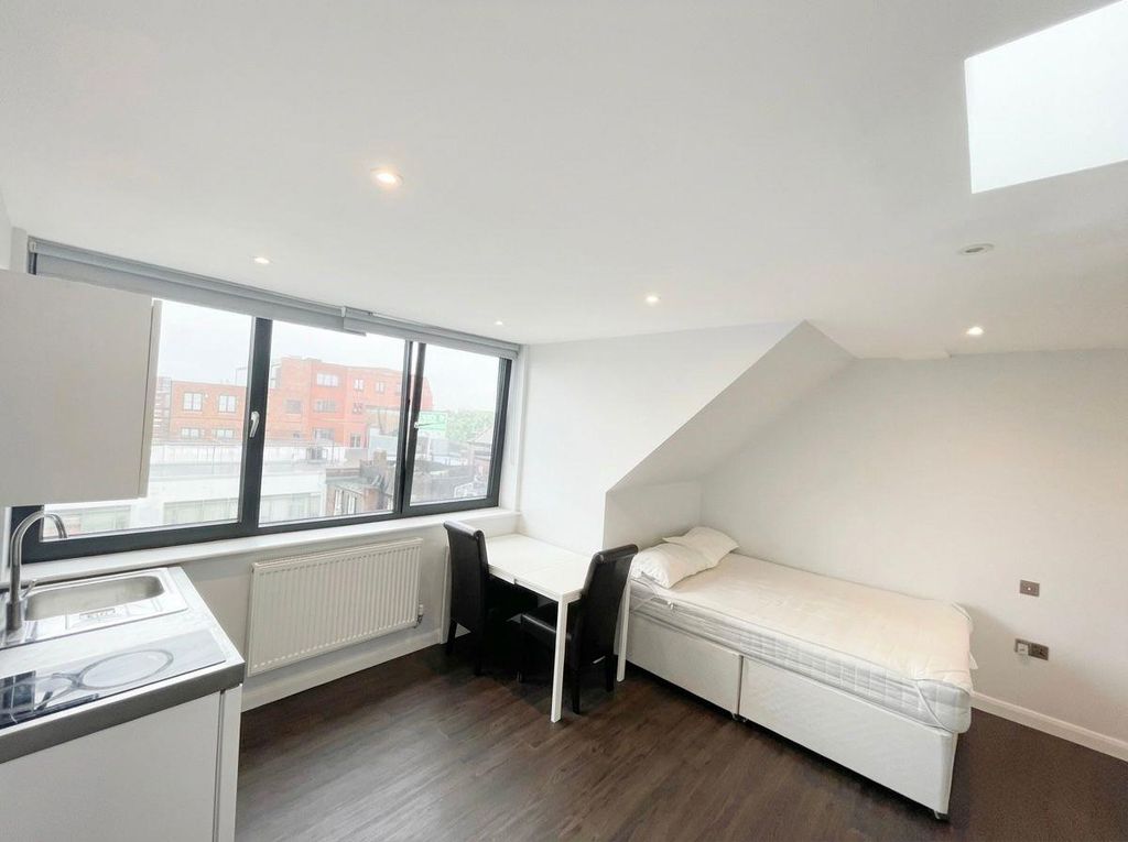 Property photo 1 of 4 A7Fc7F95-A7c3-42A0-Abfd-F42338928E67.Jpg