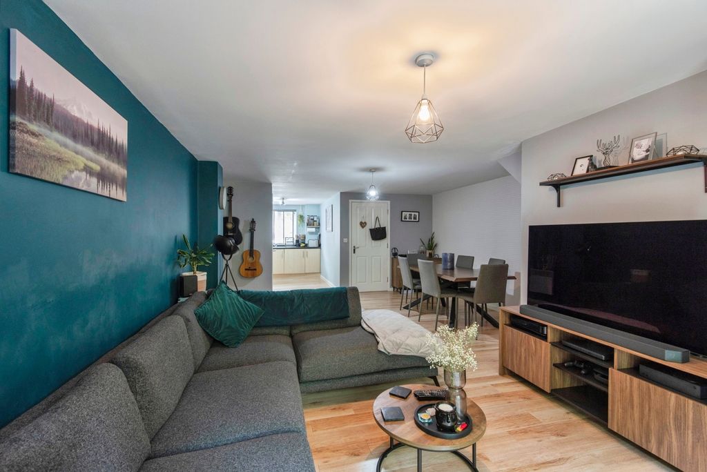 Property photo 2 of 14 Lounge/Diner
