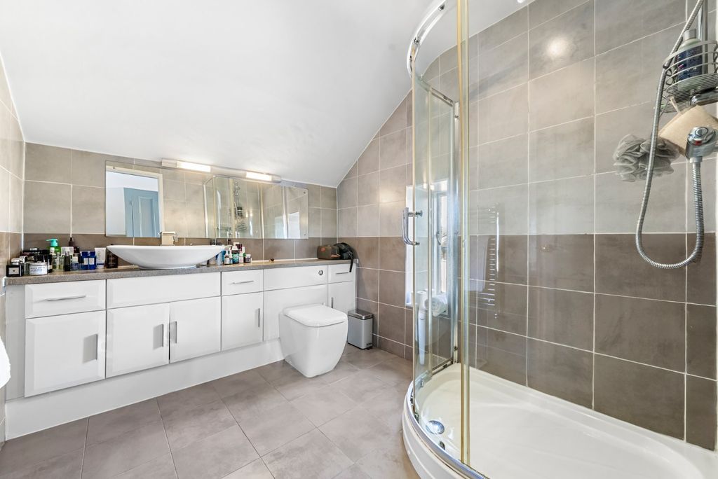 Additional image 10 of 3 bed flat for saleLeeds Road, Harrogate, North Yorkshire HG2