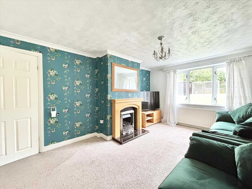 Property photo 2 of 24 Lounge