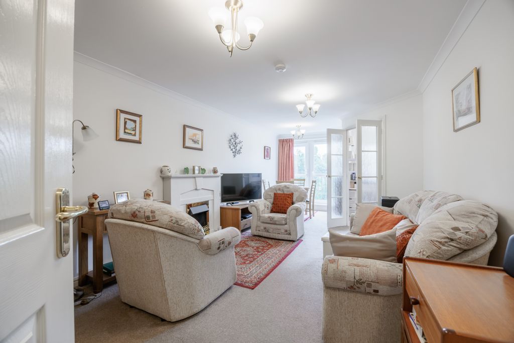 Property photo 2 of 25