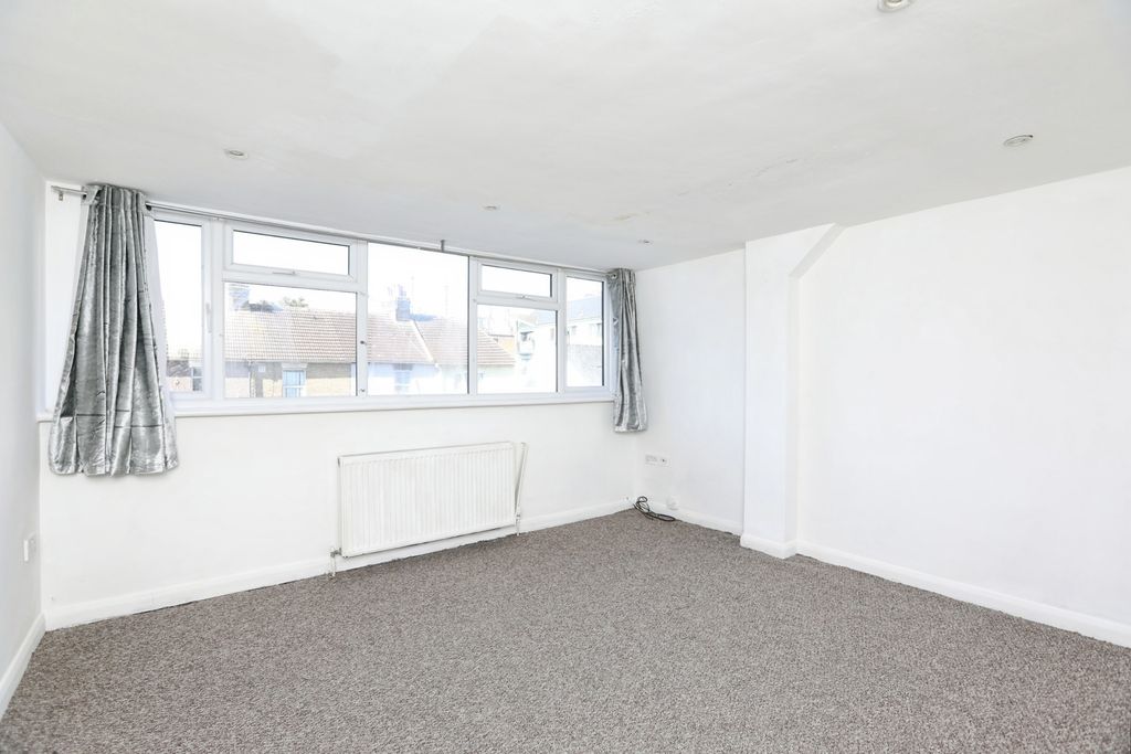 Property photo 2 of 7 Pbox-Img.Jpg