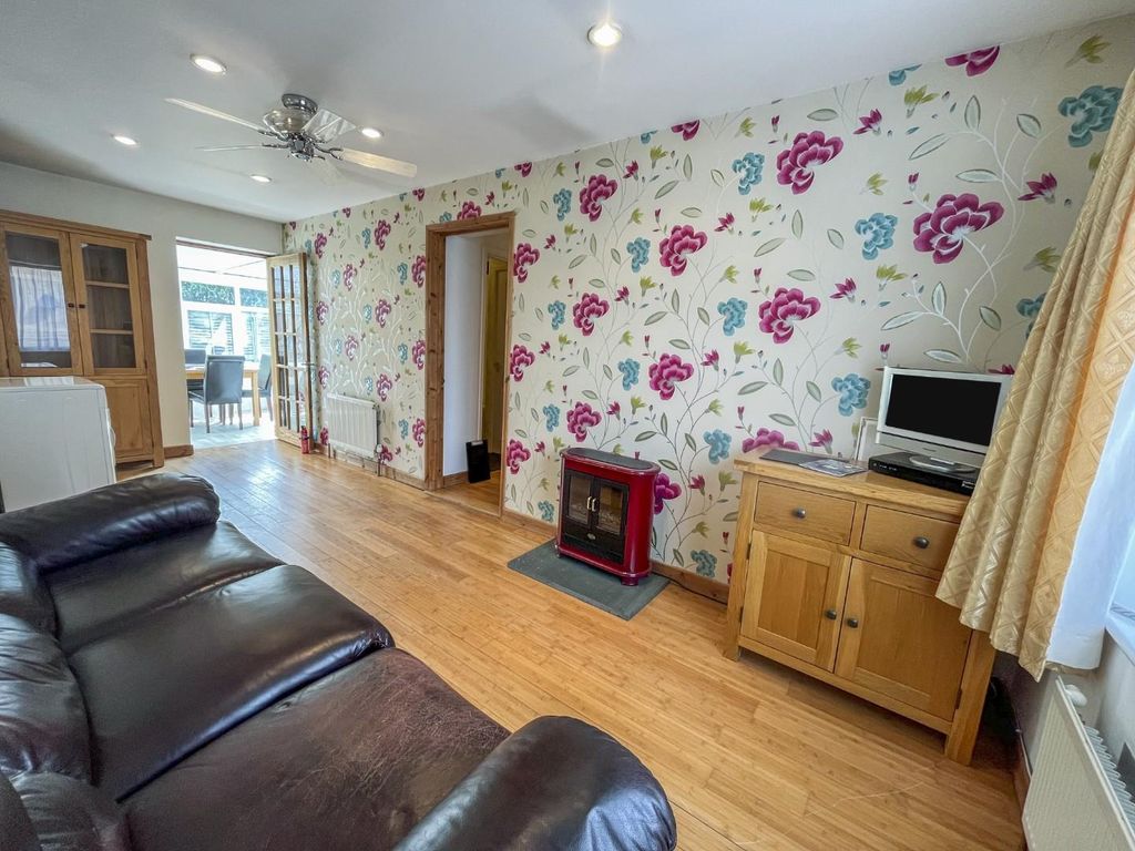 Property photo 3 of 13 Tlc_E80d81Bb-A677-4F2d-A8c1-1407A9Fec2A1_282Eaa8.J