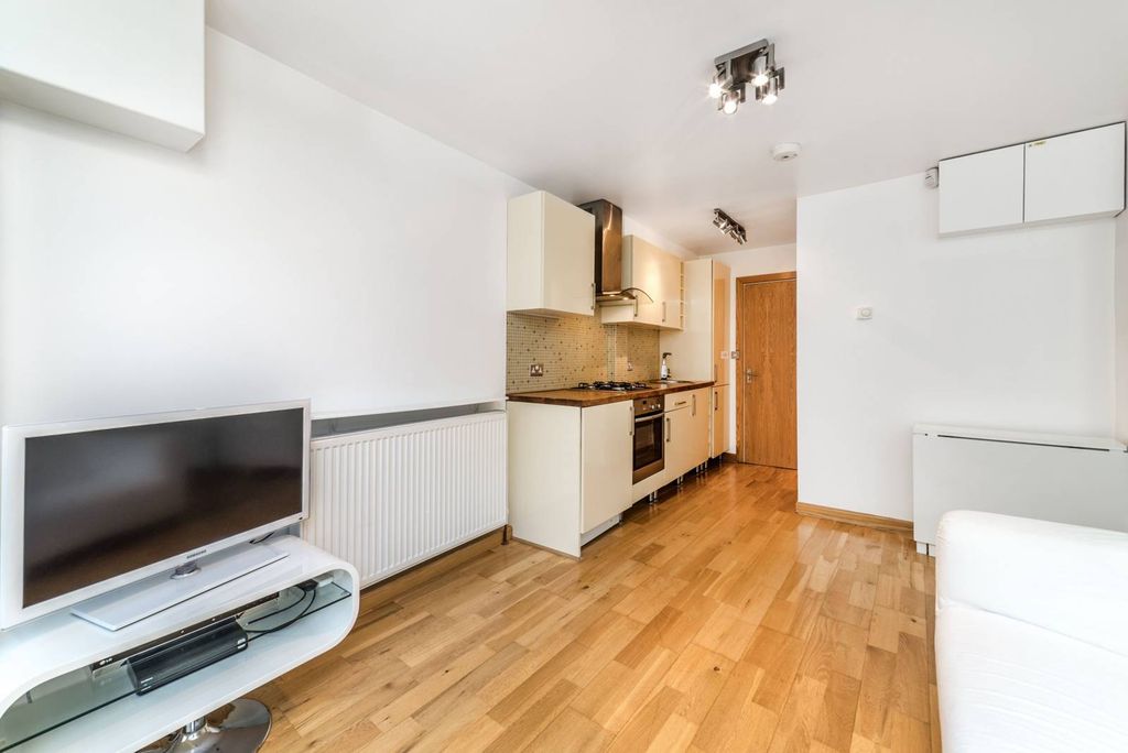 Property photo 2 of 6