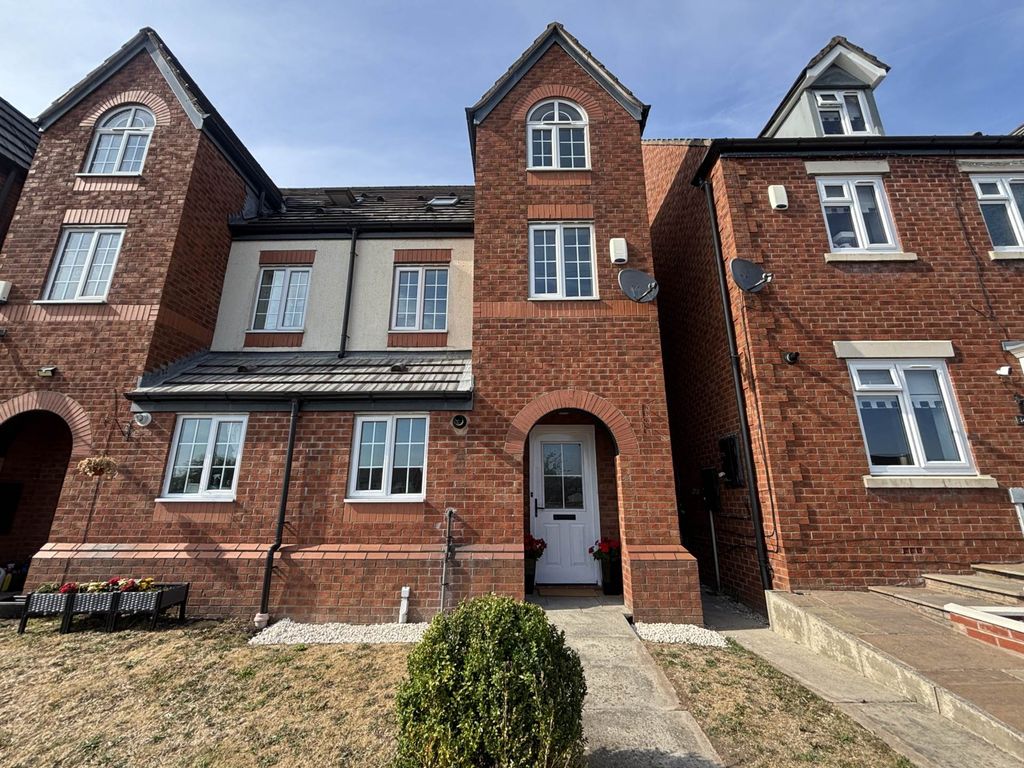 Property photo 1 of 32