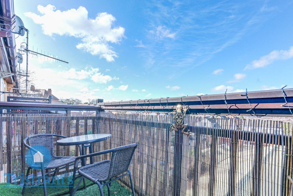 Property photo 3 of 9 Img_7865_3_Original
