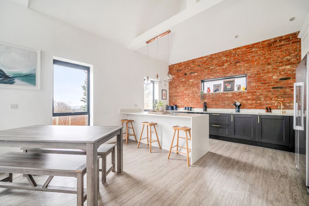 Property photo 2 of 21 1395899-3-6960d9d...