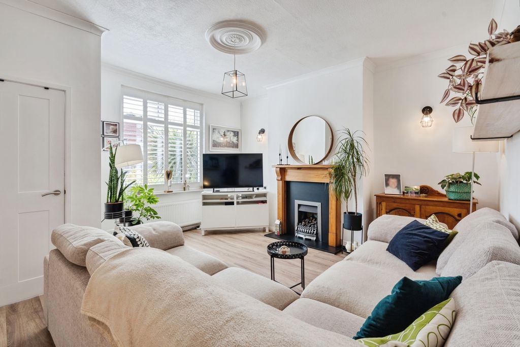 Property photo 2 of 21 Pbox-Img.Jpg