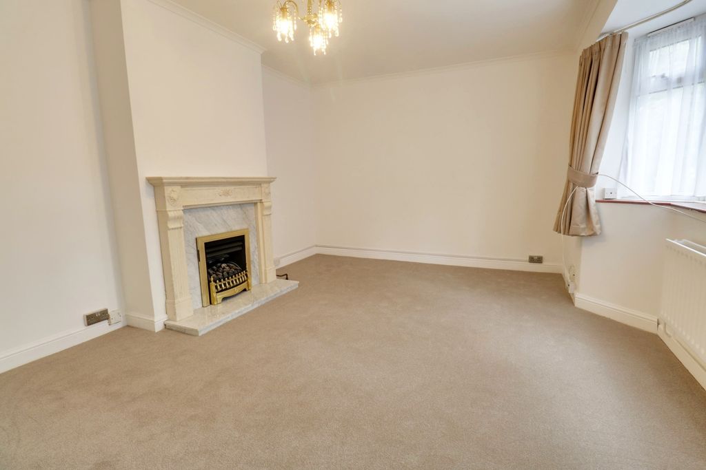 Property photo 3 of 13 5539172