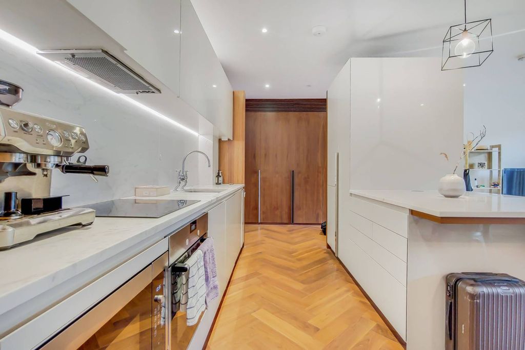 Property photo 1 of 39