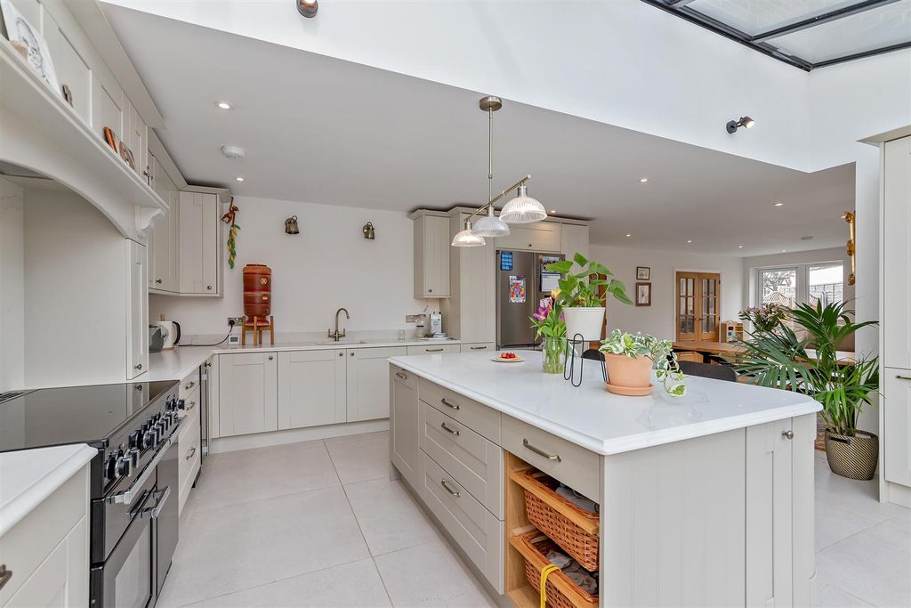 Property photo 3 of 34 32Breakspearave-26.Jpg