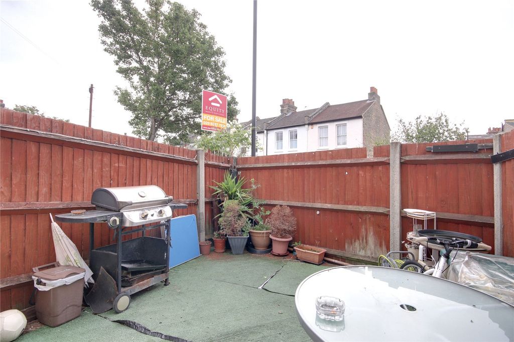 Property photo 2 of 20 Picture No. 35
