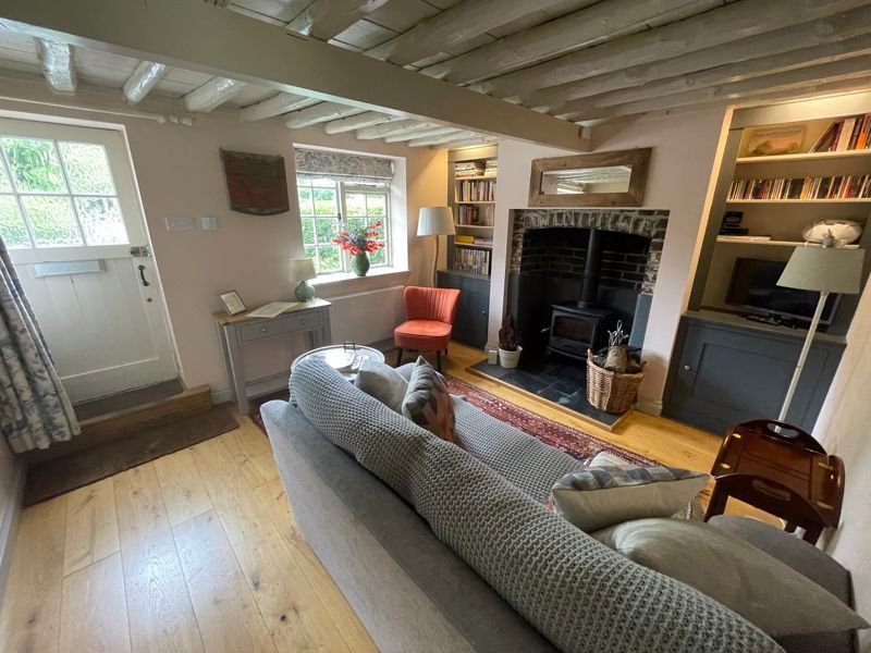 Property photo 3 of 9 Photo 7