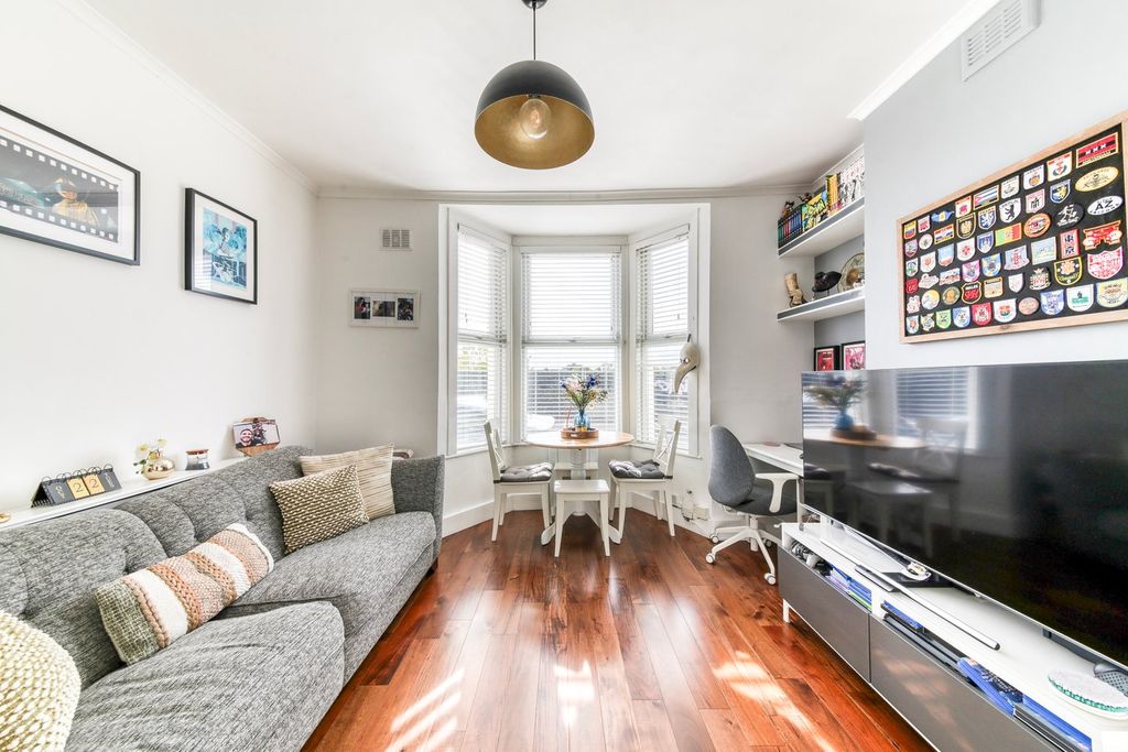 Property photo 3 of 7