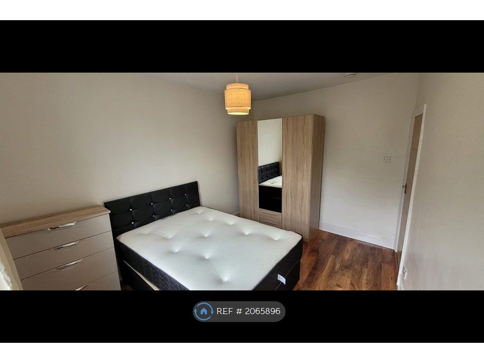Property photo 2 of 18 Double Room (Available From Mid August)