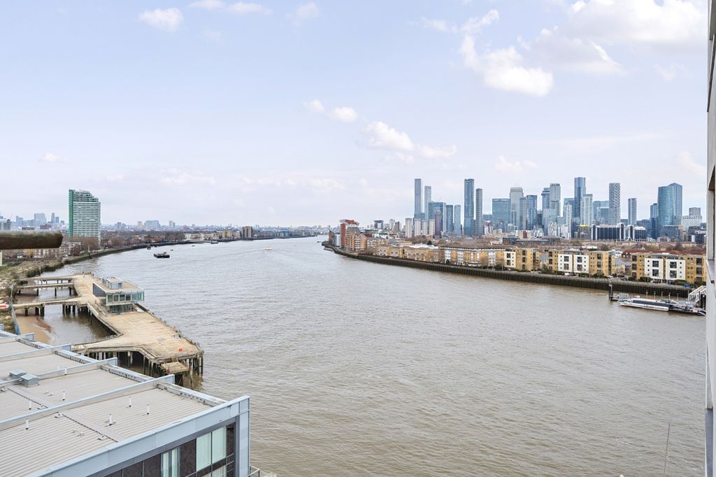 Property photo 3 of 21 1393168-3-69401cc...