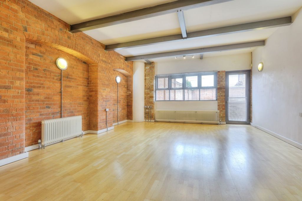 Property photo 2 of 15 Photo