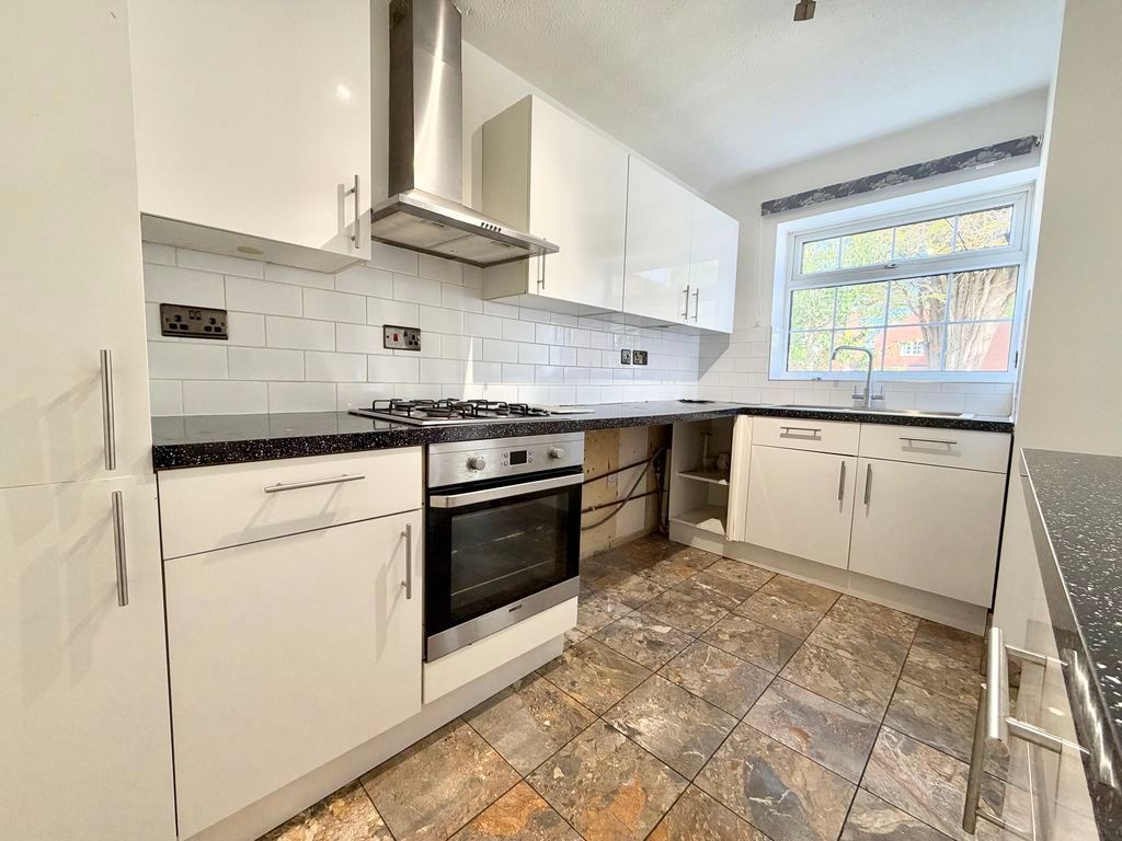 Property photo 2 of 14 Kitchen