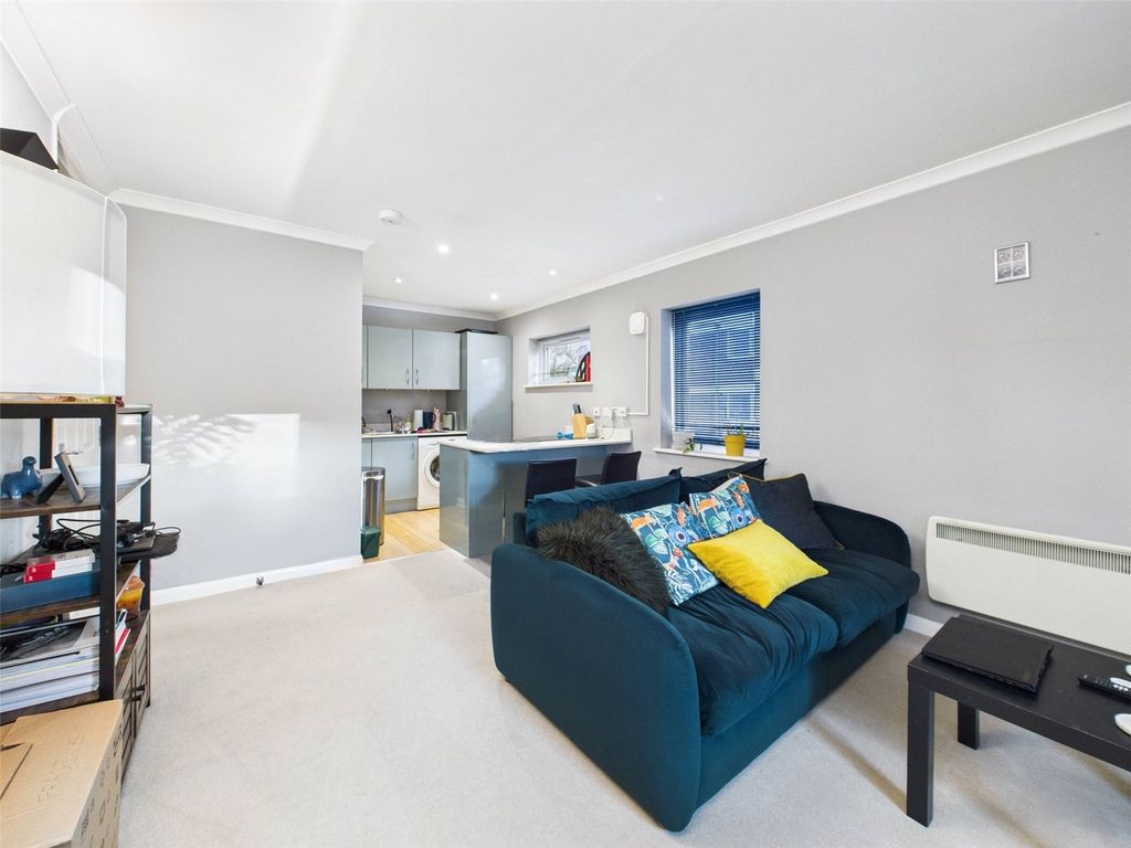 Property photo 3 of 6 Picture 3