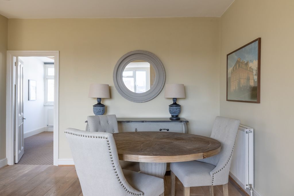 Property photo 3 of 12 Picture 3