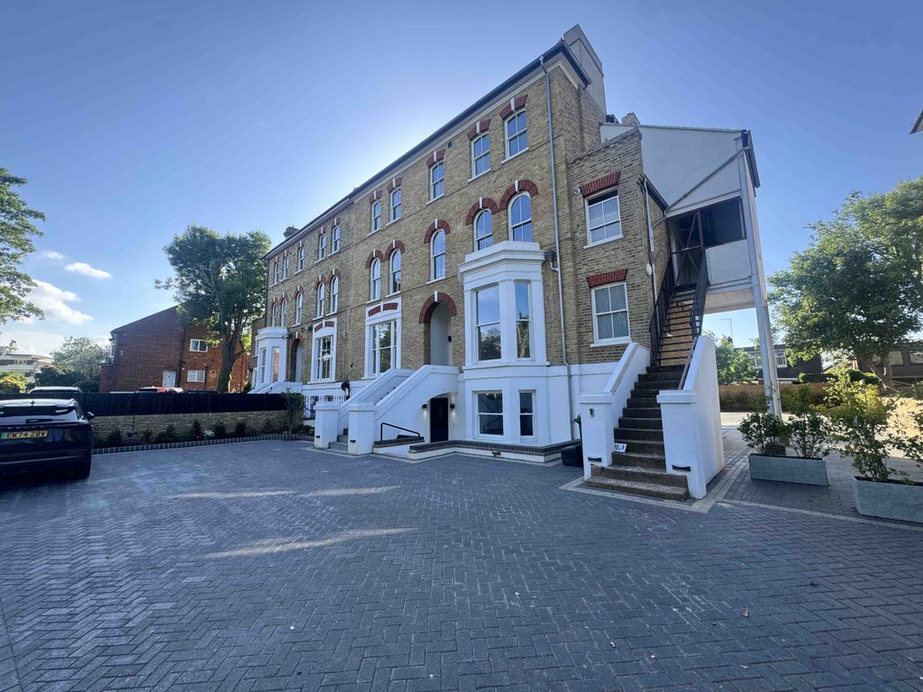 Property photo 1 of 14 Four Bedroom Raised Ground Floor Flat To Rent