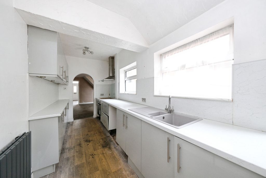 Property photo 1 of 11 Pbox-Img.Jpg