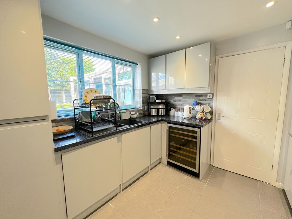 Property photo 3 of 24