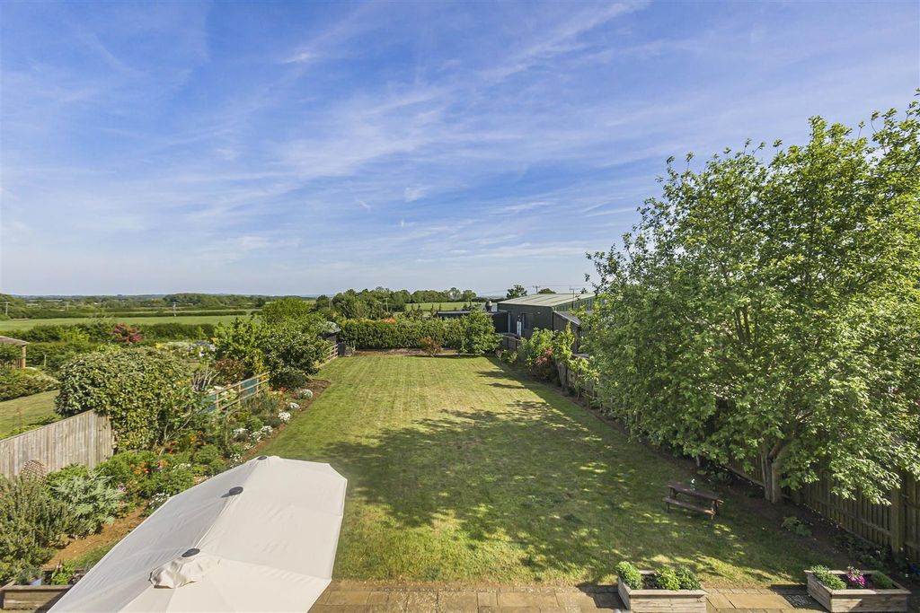 Property photo 3 of 41 63_53605.Jpg