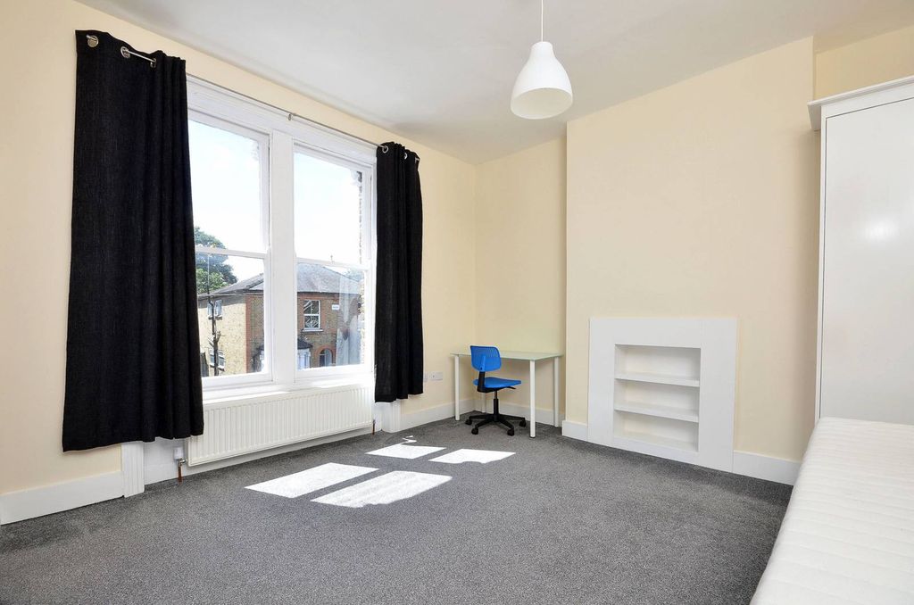 Property photo 2 of 5
