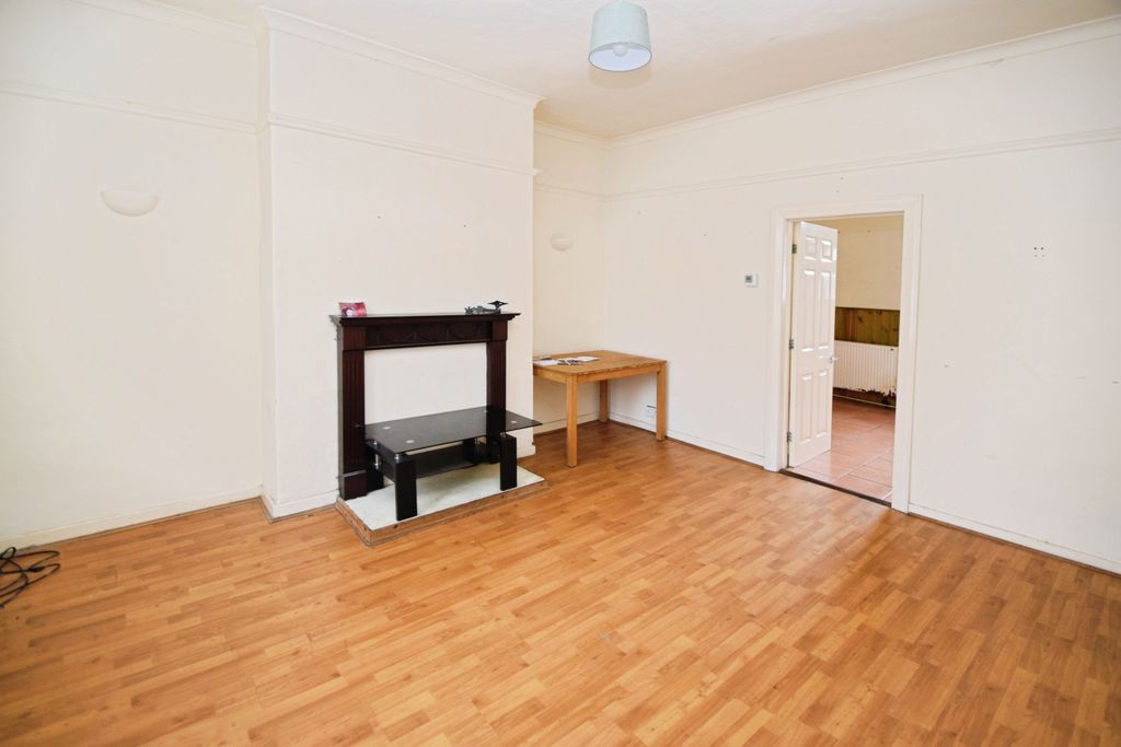 Property photo 2 of 14